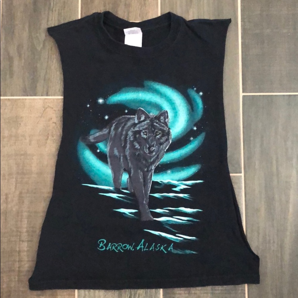 Wolf cutoff tee